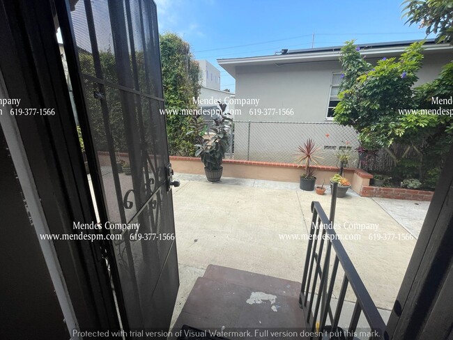 Building Photo - Charming 2 bd / 1 bth Apartment Nestled in...