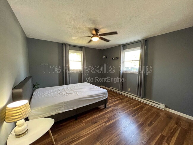 Building Photo - 1924 Ottawa Ave