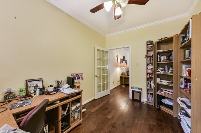 Building Photo - 1306 N Gabriel River Cir