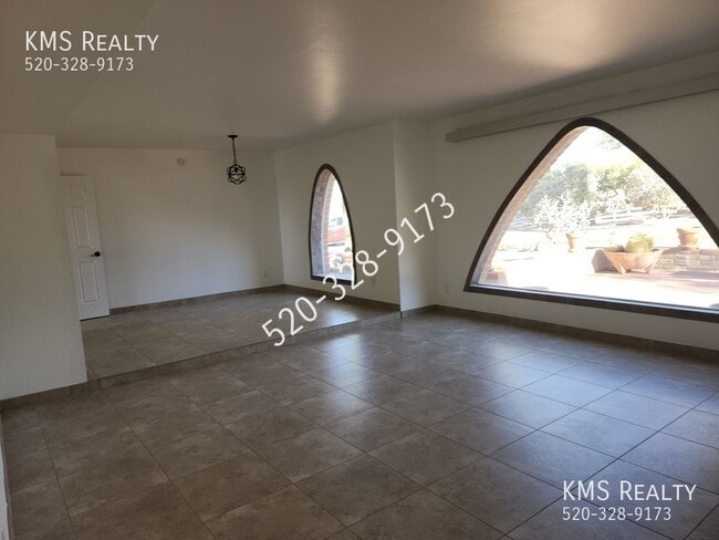 Building Photo - 500 E Eden Pl