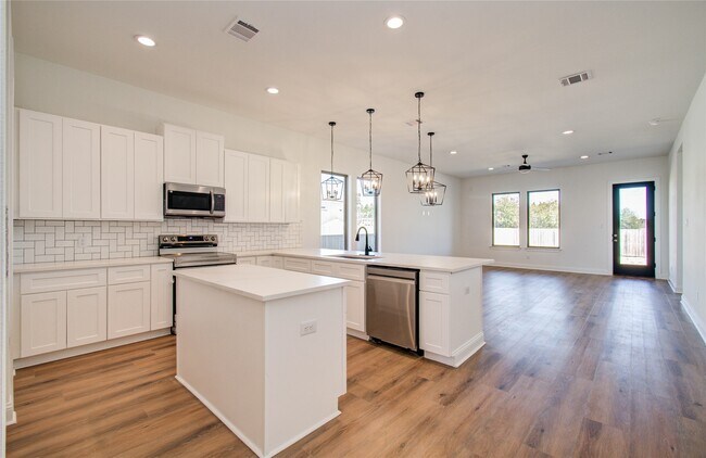 Building Photo - 1248 Rd 5802