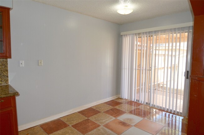 Building Photo - 6219 Gladewell Dr