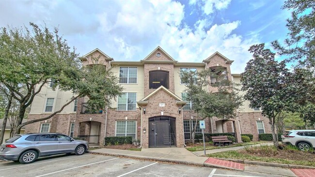 Primary Photo - 6607 Lake Woodlands Dr