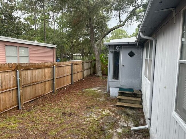 Building Photo - 55 and over 2 bed 2 bath home in Lake Mary! ** Move in Special $500 off your first months rent**