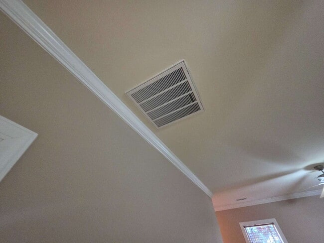 Building Photo - Spacious 4-Bedroom Home for Rent in Kings ...