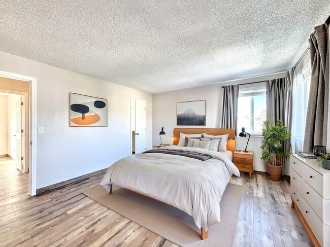 Building Photo - 8240 Lythrum Dr