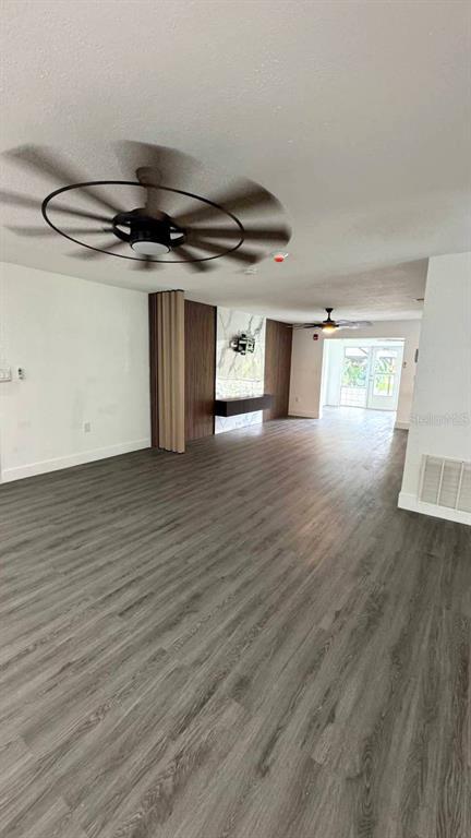Building Photo - 385 Wild Orange Dr