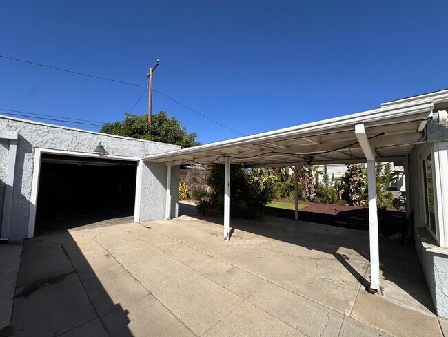 Building Photo - 445 1/2 E Puente St