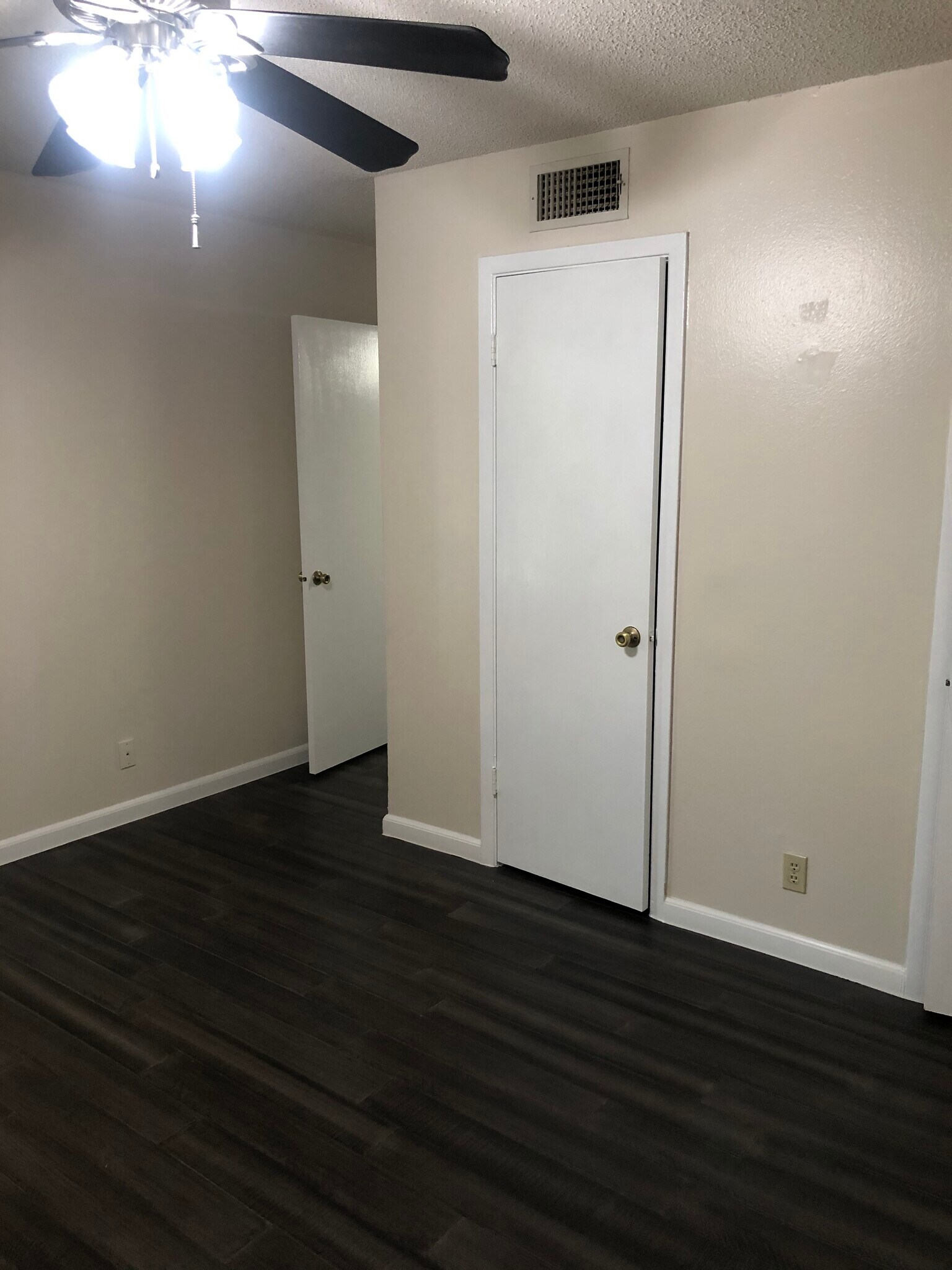 Building Photo - 620 S 1st St