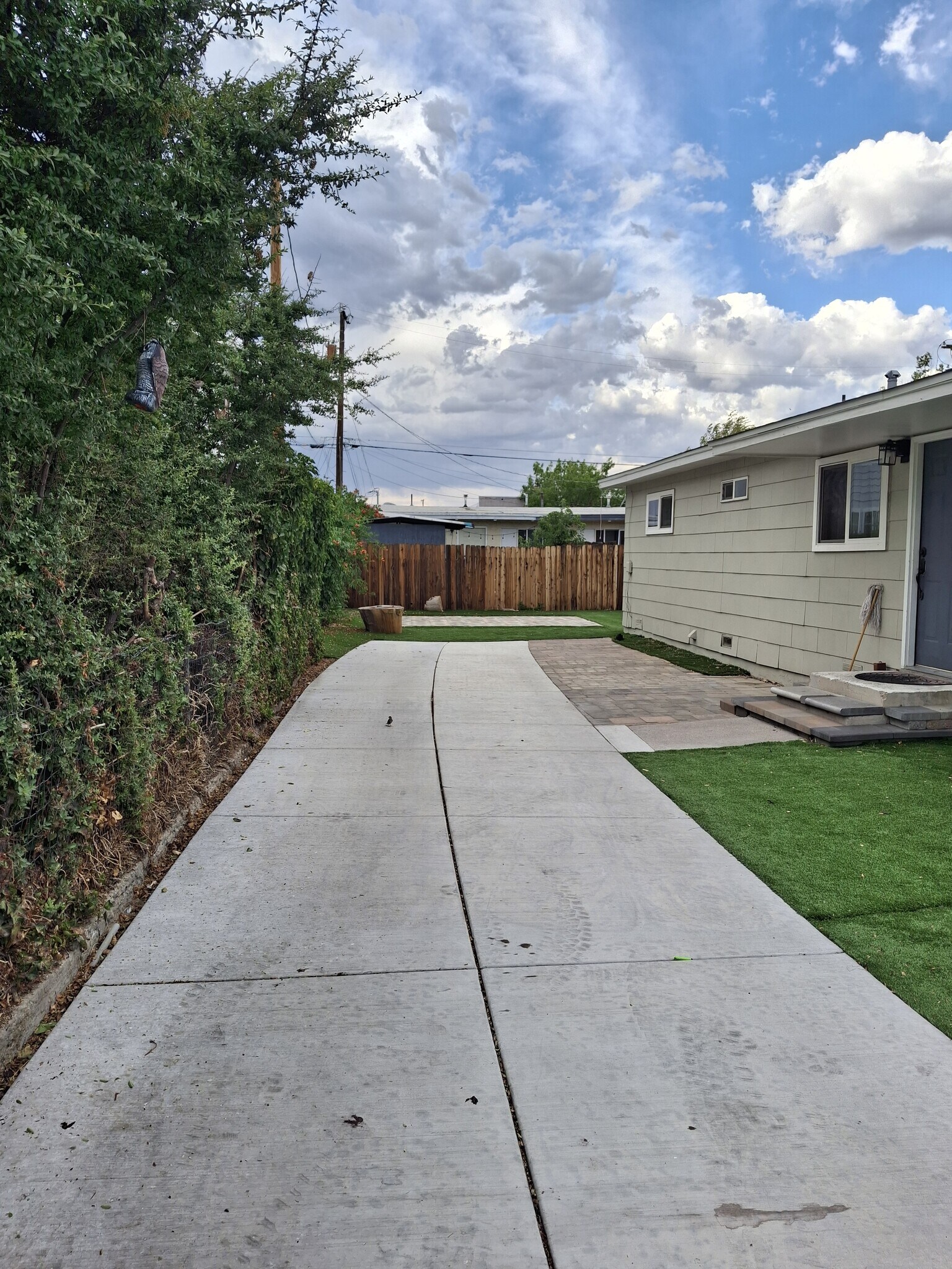 Driveway and side of house - 1410 E St