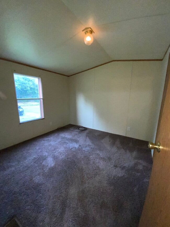 Building Photo - 19 Roberts Rd