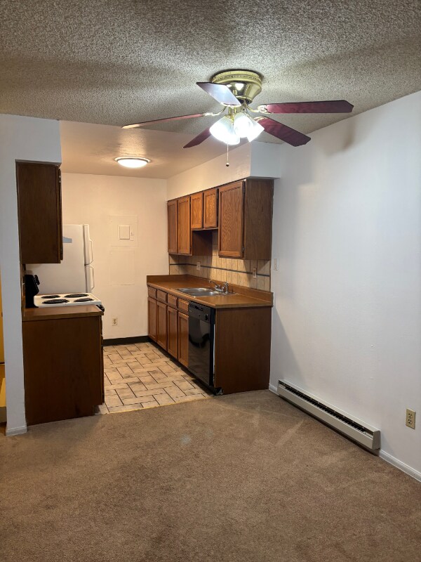 Building Photo - 14701 E Tennessee Dr