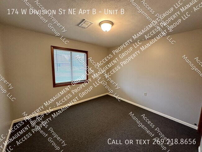 Building Photo - 174 W Division St NE