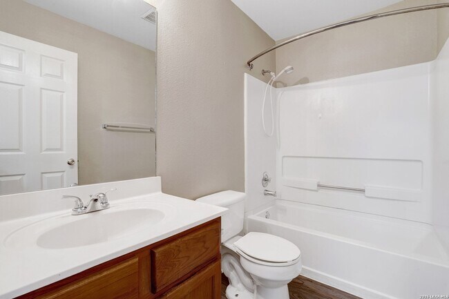 Building Photo - 1021 Lynx Bend