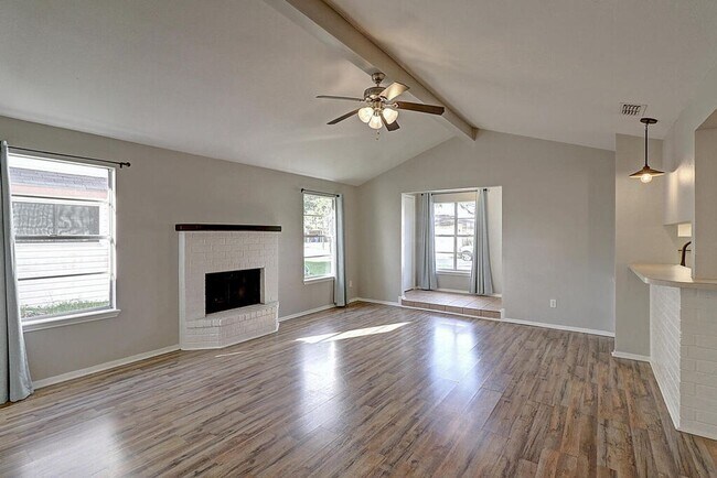 Building Photo - 913 St Timothy St