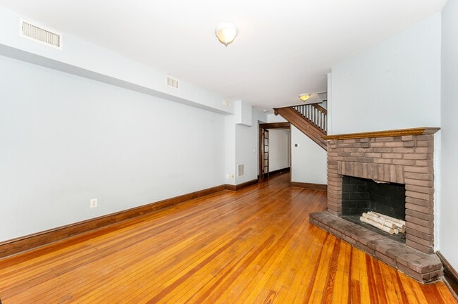 Building Photo - 216 Washington St