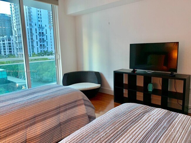 Building Photo - 951 Brickell Ave