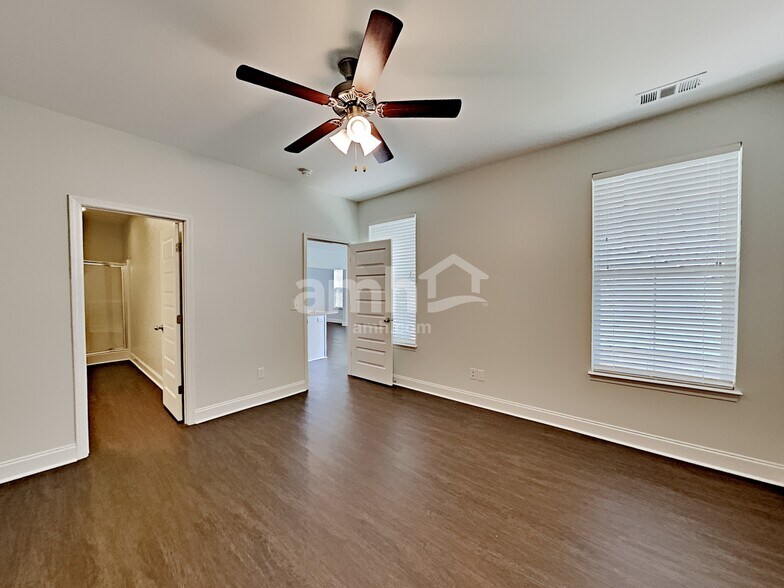 Building Photo - 5234 Tupelo St