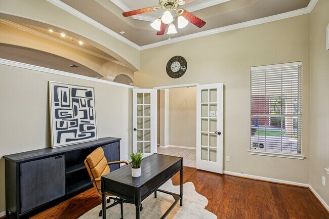 Building Photo - 8822 Ballinger Dr