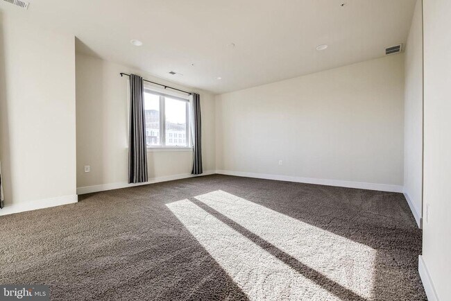 Building Photo - 1224 Main Line Blvd