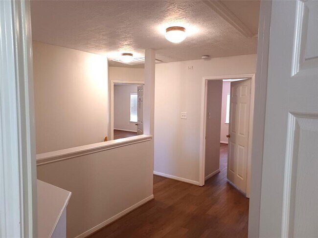 Building Photo - 13414 Beechglen Ln