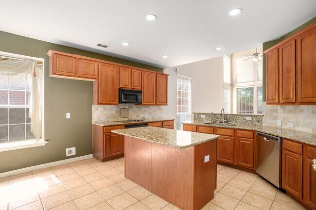 Building Photo - Beautifully Crafted 5 Bedroom 4 Bath in Flower Mound!