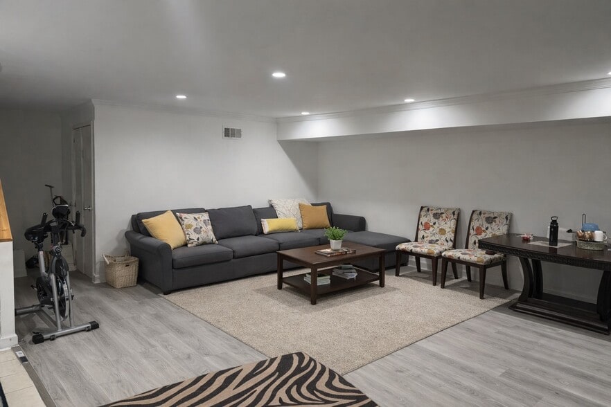 Building Photo - 15043 113th Ave