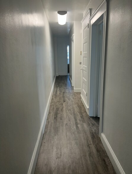 Building Photo - 261 Pierce St