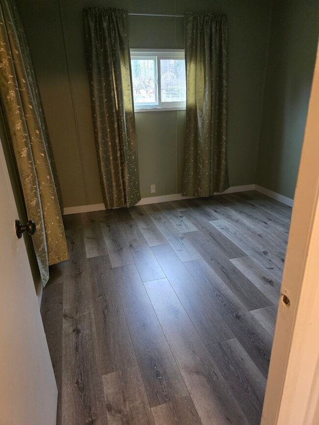 Building Photo - 3 bed 2 bath Mobile Home for rent  Rent in Grants Pass