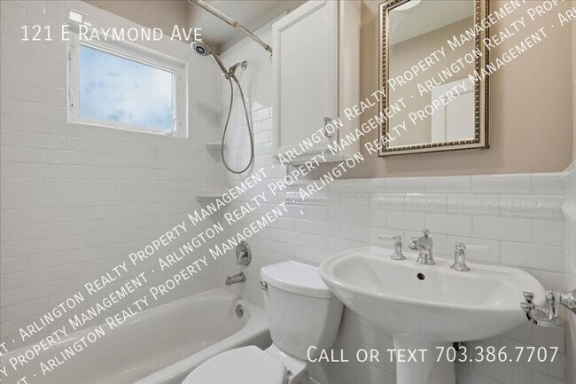 Building Photo - 121 E Raymond Ave