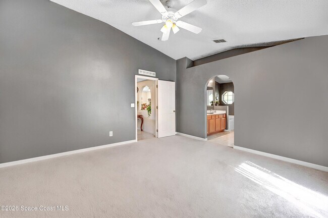 Building Photo - 1652 La Maderia Dr