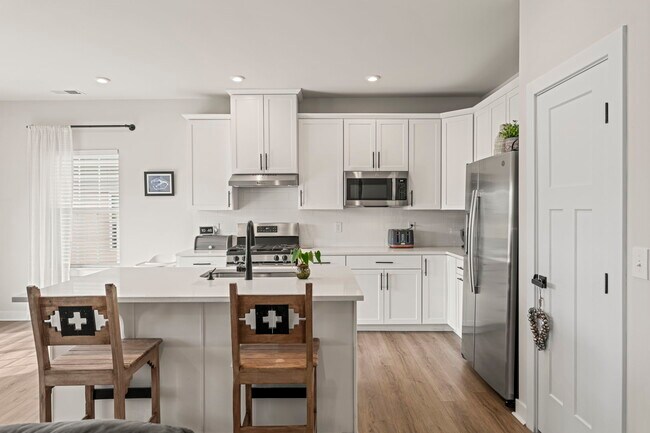 Building Photo - 5095 Ives Ave