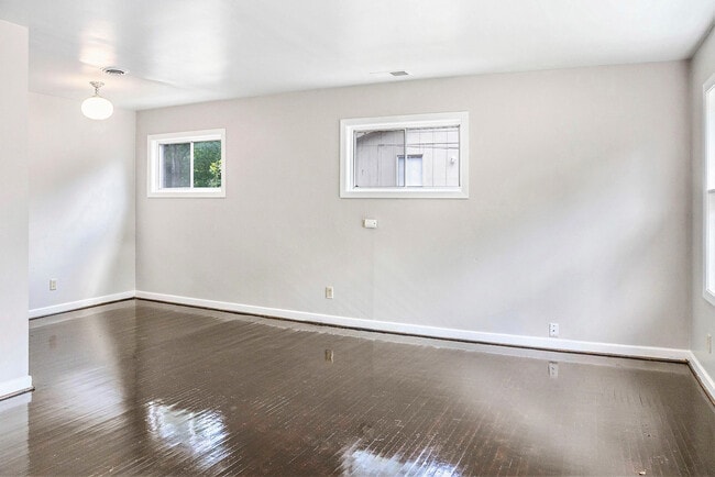 Building Photo - 436 Wedgeworth Rd