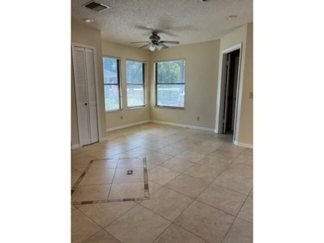 Building Photo - Great townhome in Dr Phillips