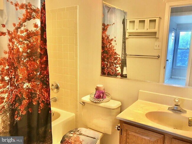 Building Photo - 2 Cinnabar Ct