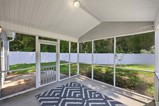 Building Photo - 914 Bur Oak Ct
