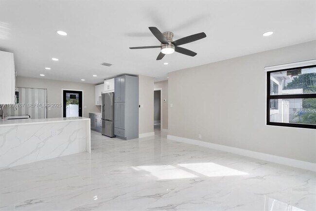 Building Photo - 1815 N 27th Ave