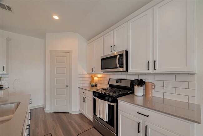 Building Photo - 14519 Sweetwater Dr