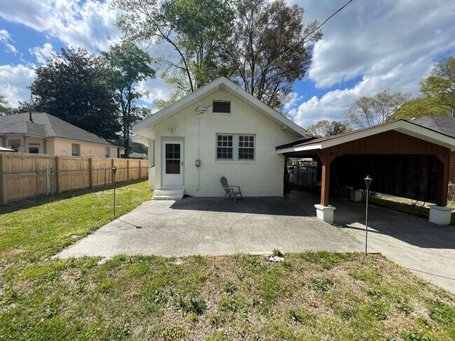 Building Photo - Large 2/1 House in Celanese- $1,495