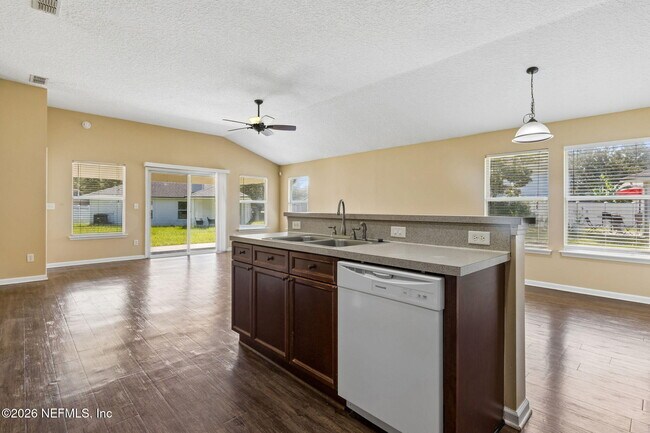 Building Photo - 831 Timberjack Ct