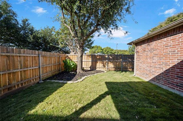 Building Photo - 3904 Oakhurst Ln