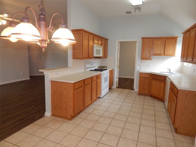 Building Photo - 6406 Horsepen Bayou Dr