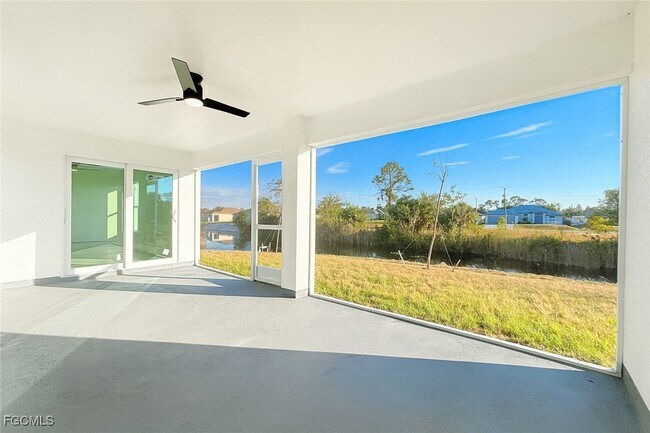 Building Photo - 112 NW 23rd Ave