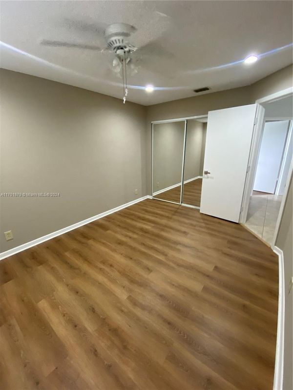Building Photo - 1037 SW 149th Ln
