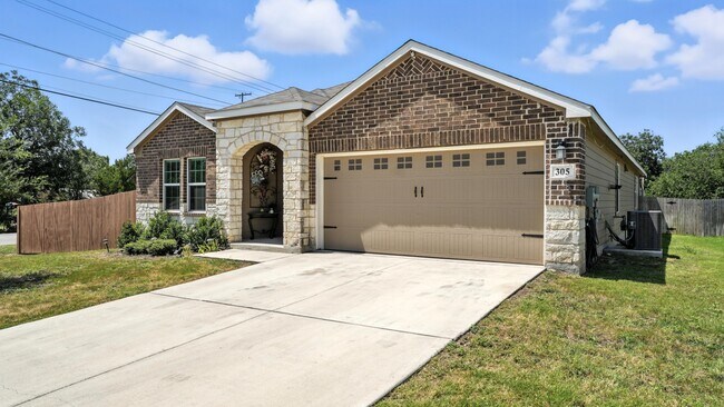 Primary Photo - 305 N Kowald Ln