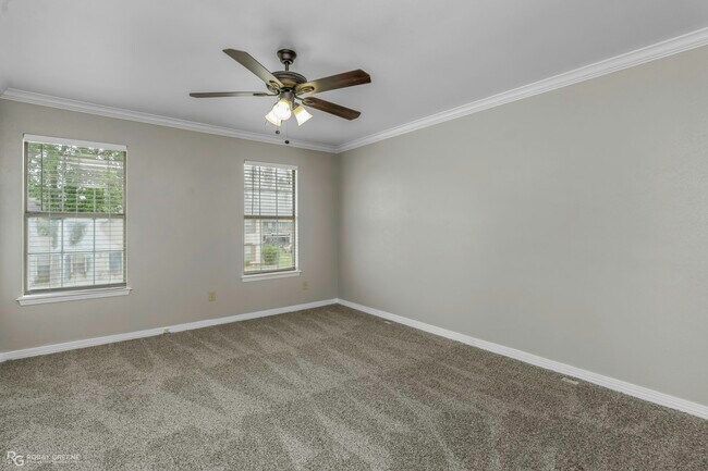Building Photo - 10133 Saratoga Dr