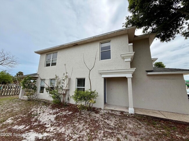 Building Photo - 915 Twisting Branch Ct