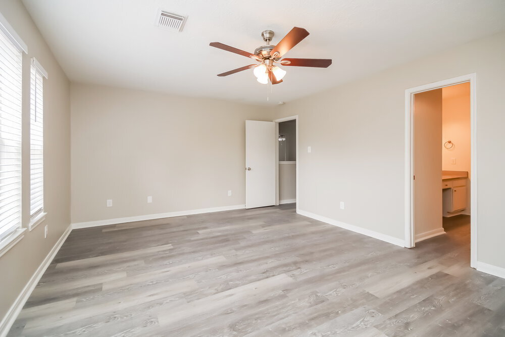 Building Photo - 1711 Oak Ridge Dr