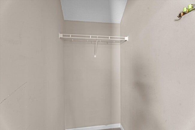 Building Photo - 575 Oakleaf Plantation Pkwy