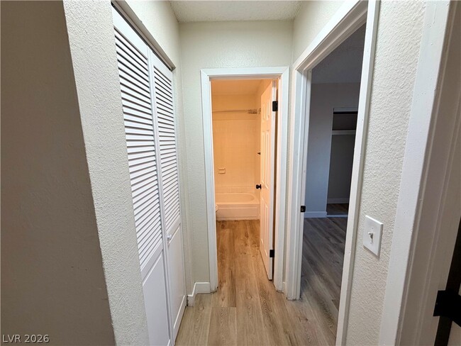 Building Photo - 4300 N Lamont St